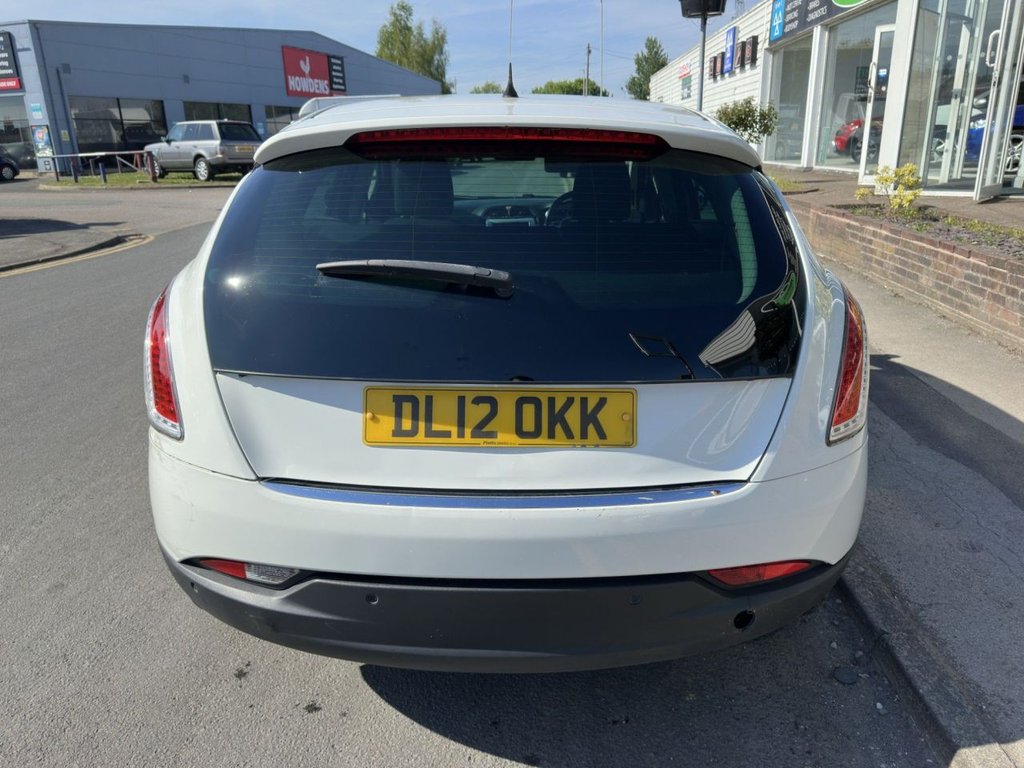 Used Chrysler Delta 2012 for sale - 77642155: Photo 6