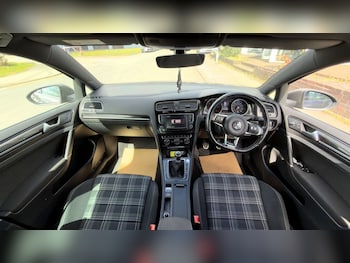 Used Volkswagen Golf 2017 for sale - 78315530: Photo