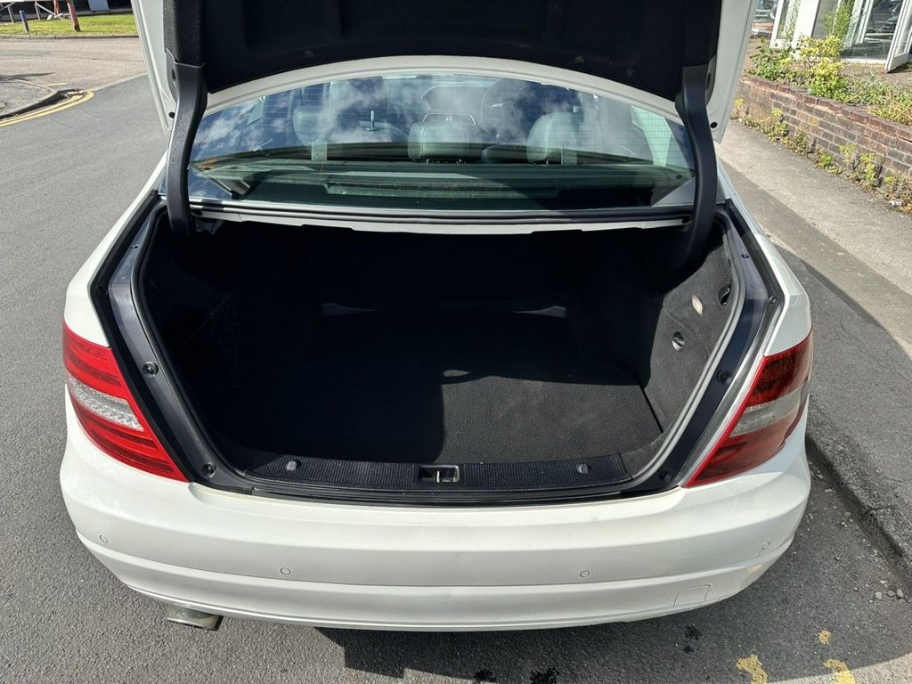 Used Mercedes-Benz C Class 2011 for sale - 77697672: Photo 8