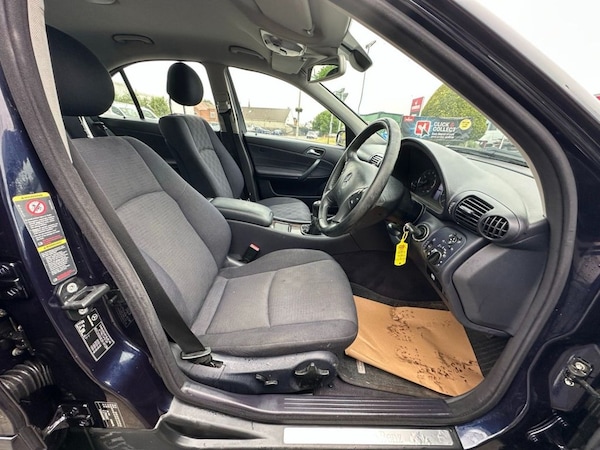 Used Mercedes-Benz C-Class 2004 for sale - 75111847: Photo 11