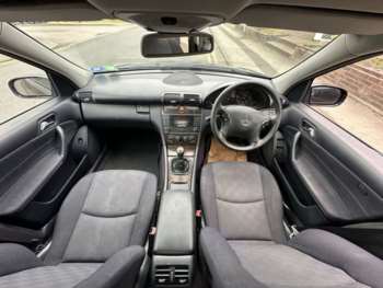 Used Mercedes-Benz C-Class 2004 for sale - 75111847: Photo