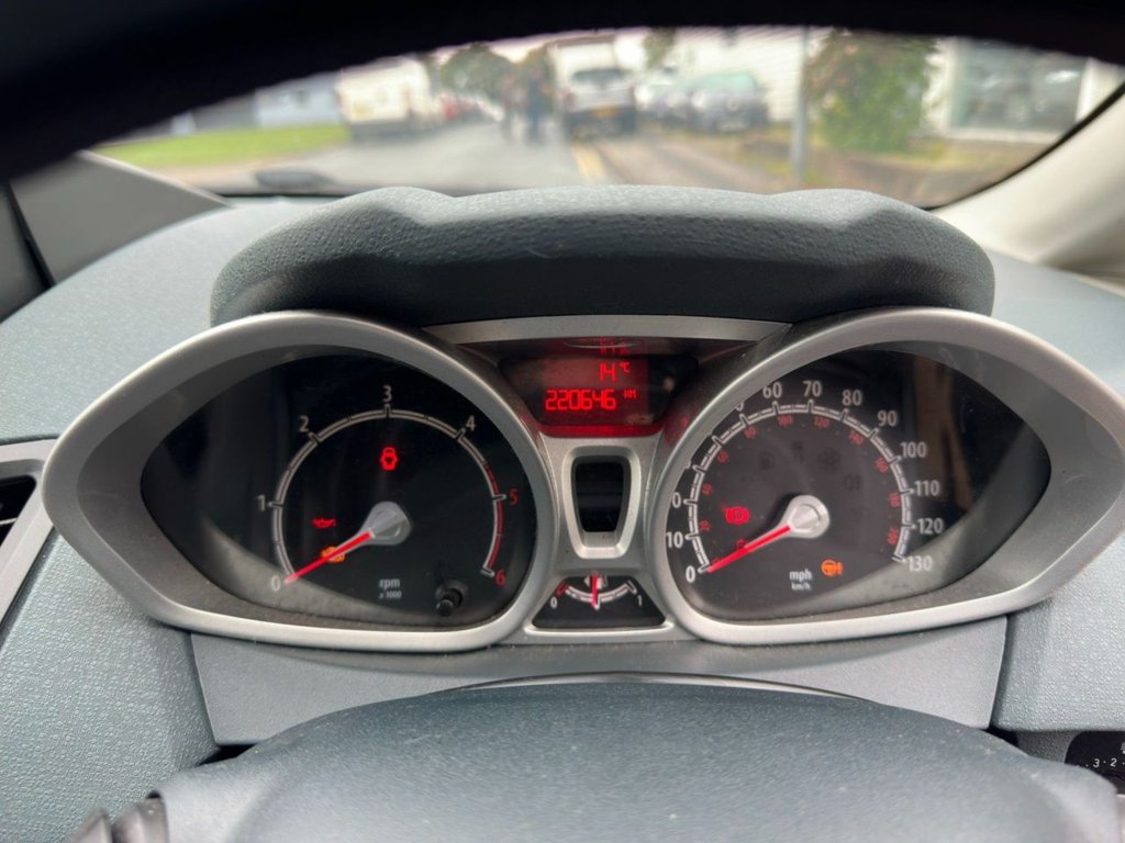 Used Ford Fiesta 2010 for sale - 76202750: Photo 14