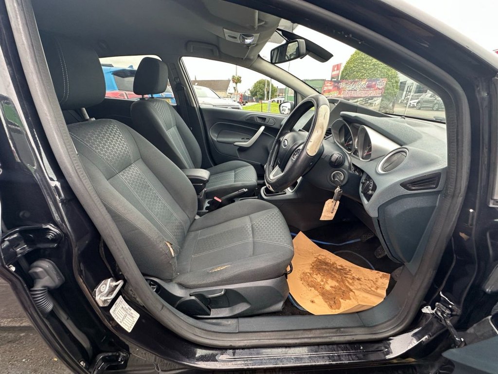 Used Ford Fiesta 2010 for sale - 76202750: Photo 2