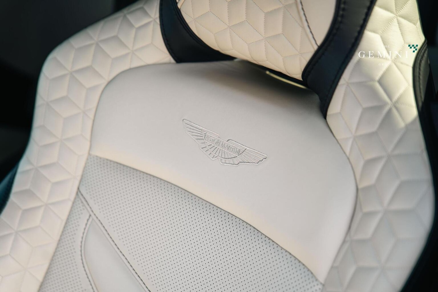 Used Aston Martin DBS 2020 for sale - 78098295: Photo 10