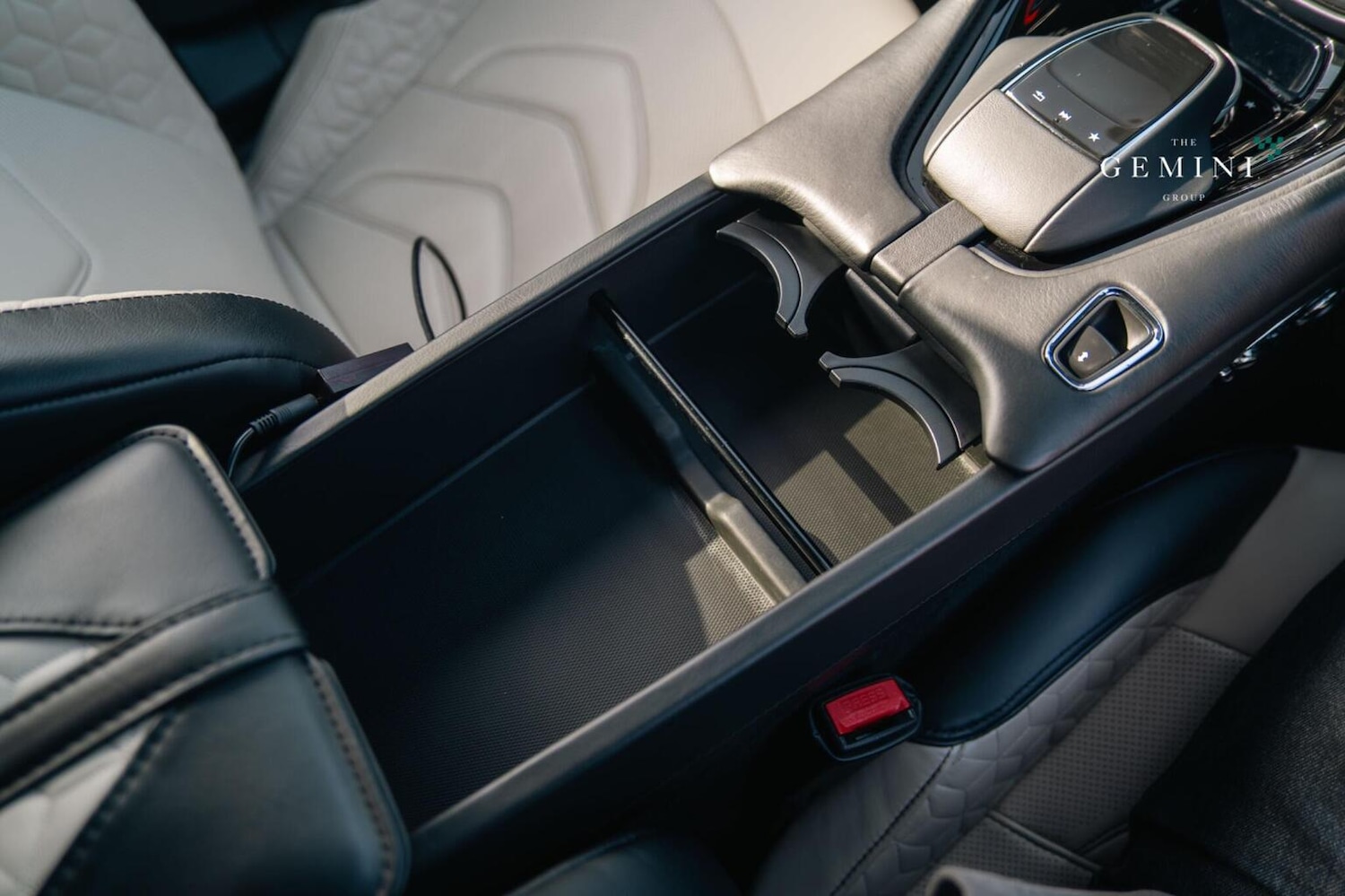 Used Aston Martin DBS 2020 for sale - 78098295: Photo 12