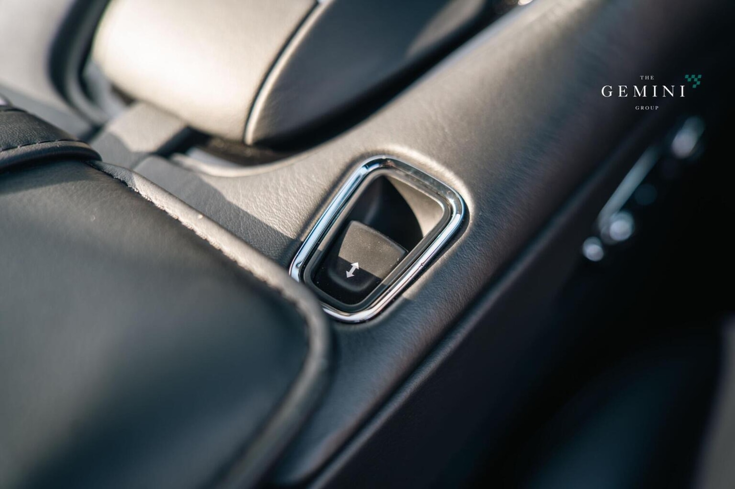 Used Aston Martin DBS 2020 for sale - 78098295: Photo 14