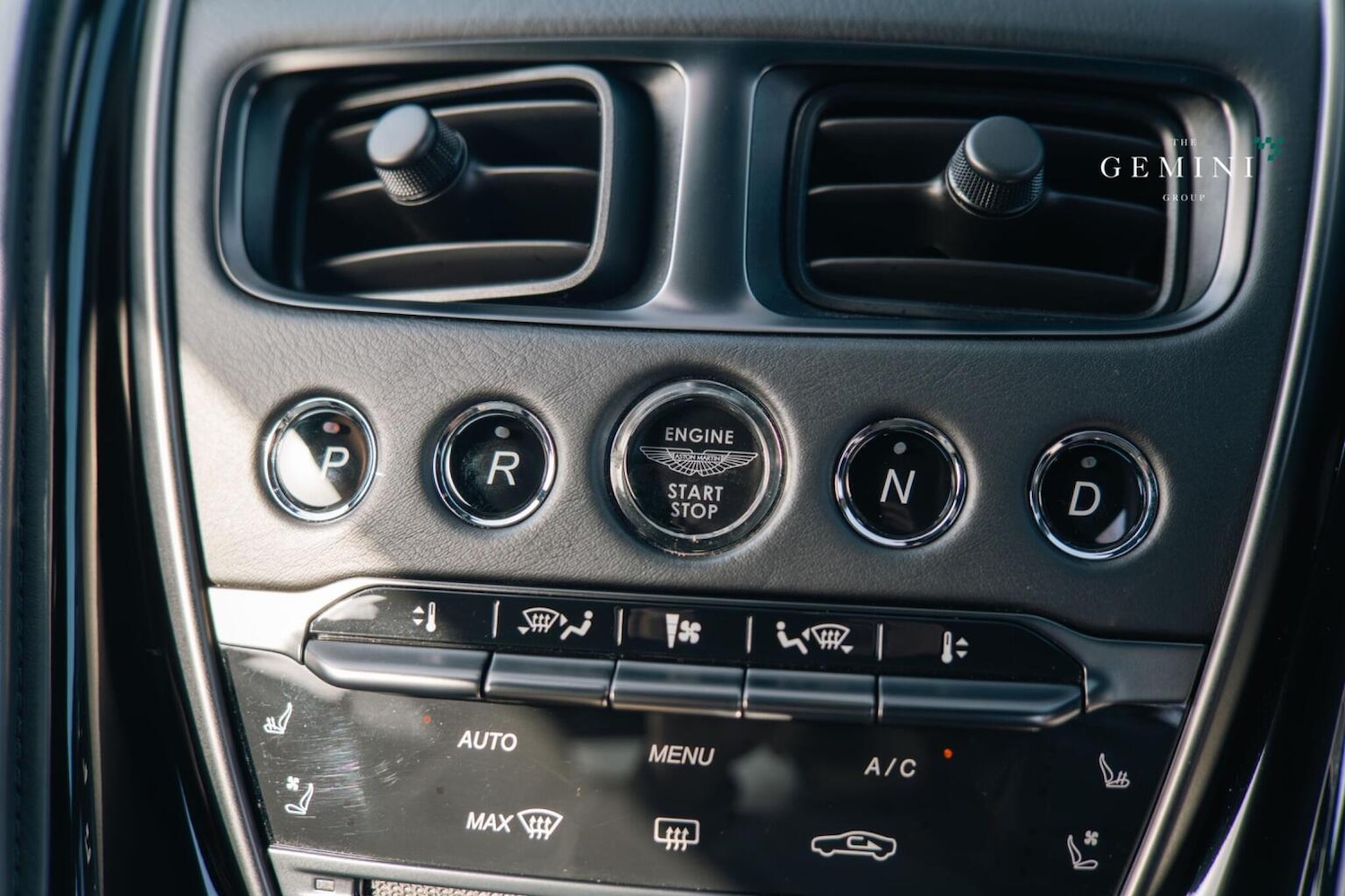 Used Aston Martin DBS 2020 for sale - 78098295: Photo 16