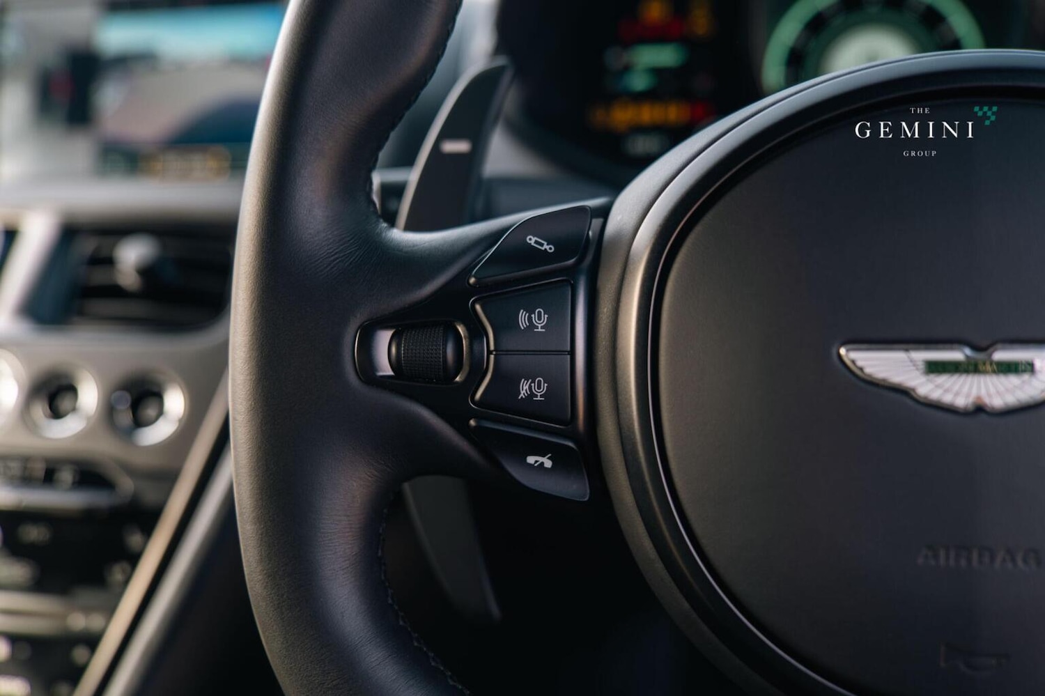 Used Aston Martin DBS 2020 for sale - 78098295: Photo 18