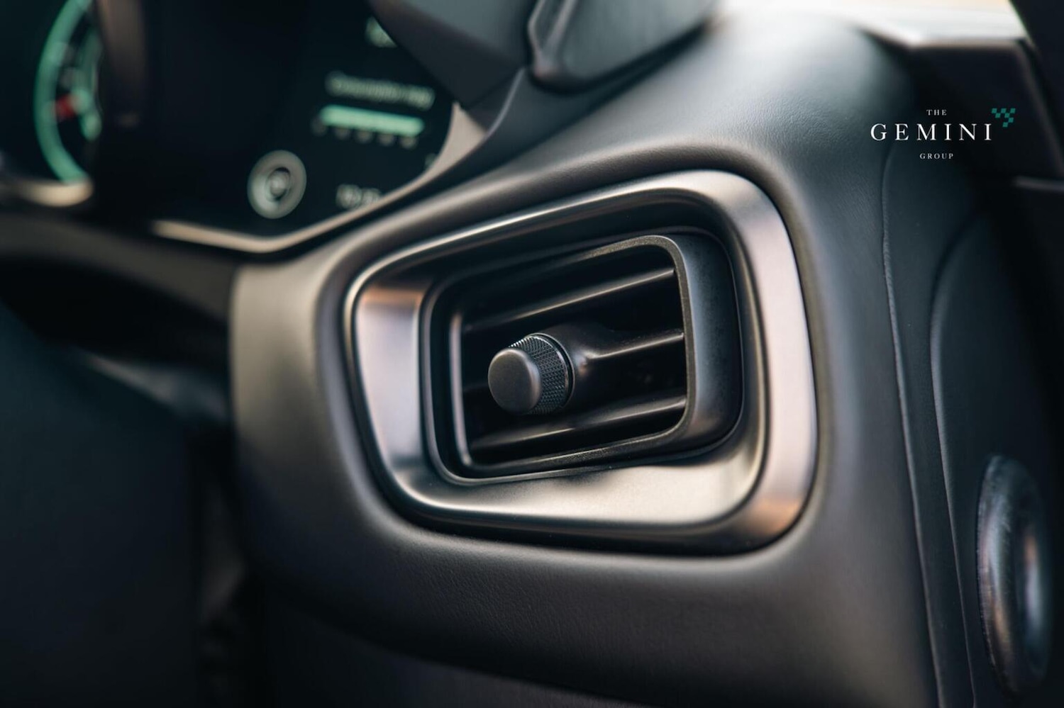 Used Aston Martin DBS 2020 for sale - 78098295: Photo 19