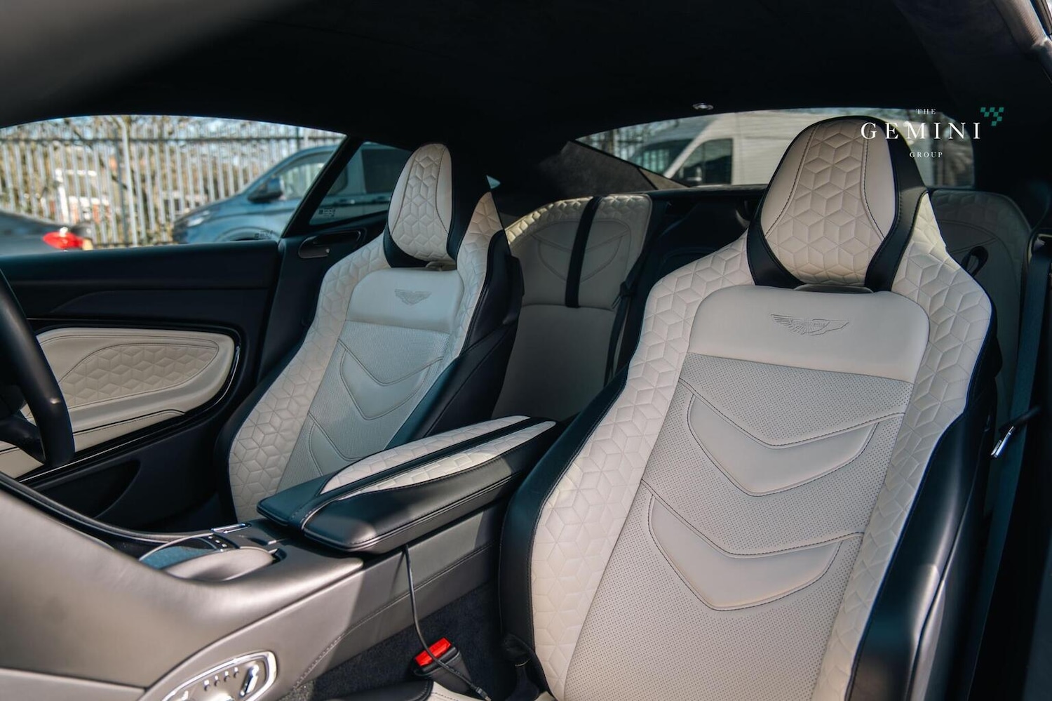 Used Aston Martin DBS 2020 for sale - 78098295: Photo 27