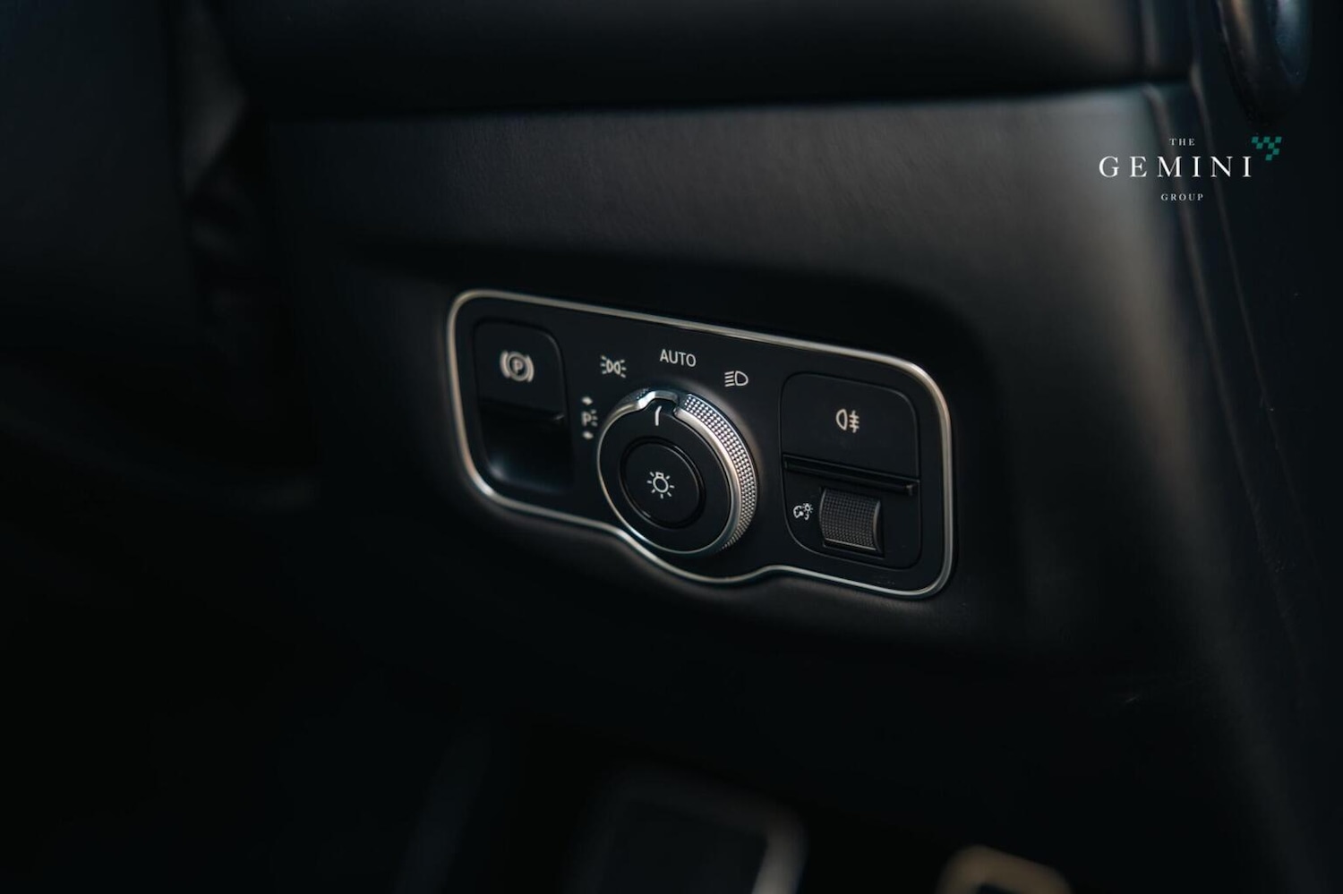 Used Aston Martin DBS 2020 for sale - 78098295: Photo 39