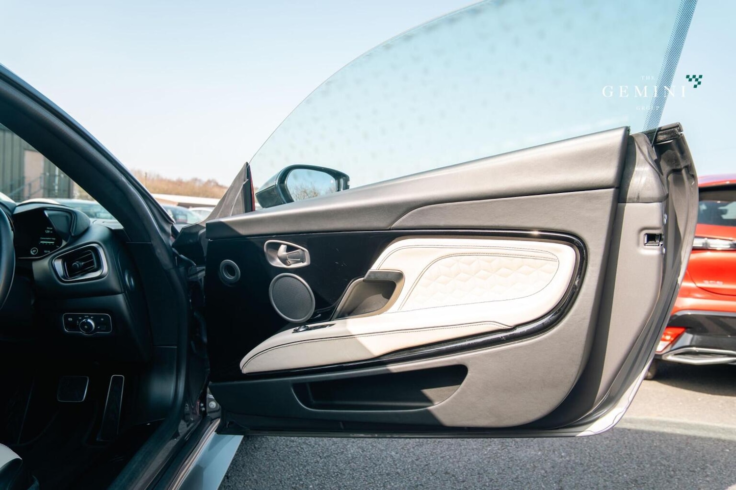 Used Aston Martin DBS 2020 for sale - 78098295: Photo 44