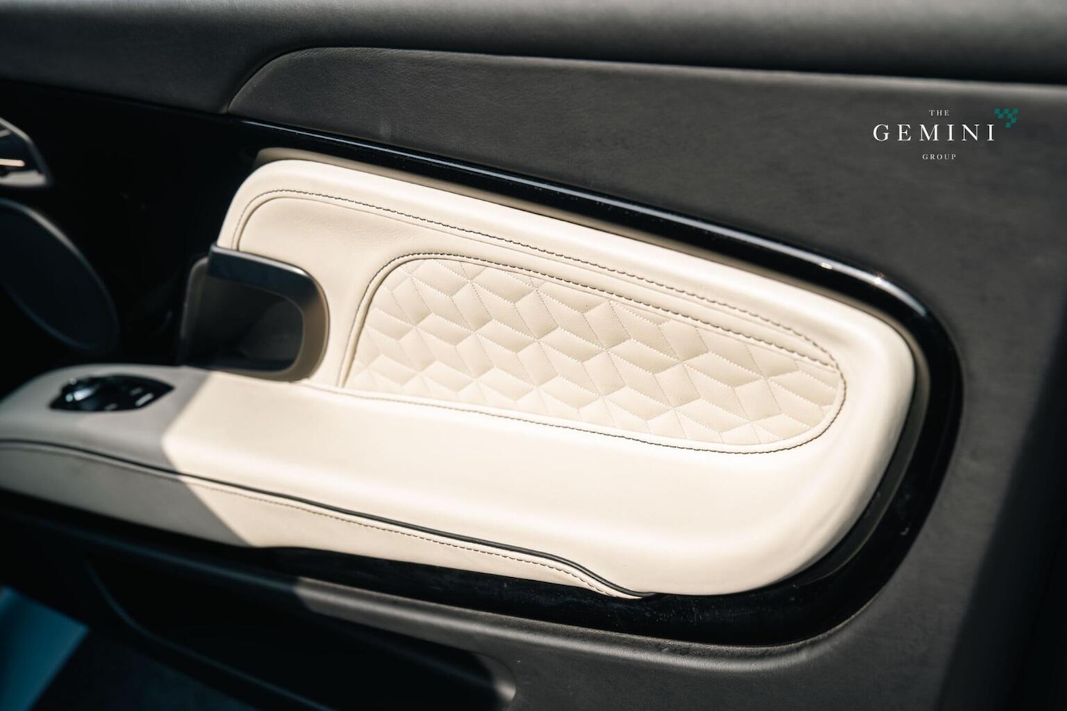 Used Aston Martin DBS 2020 for sale - 78098295: Photo 45