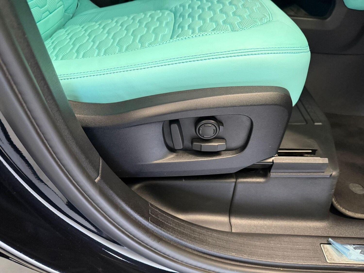 Used Land Rover Defender 110 2024 for sale - 78004505: Photo 19