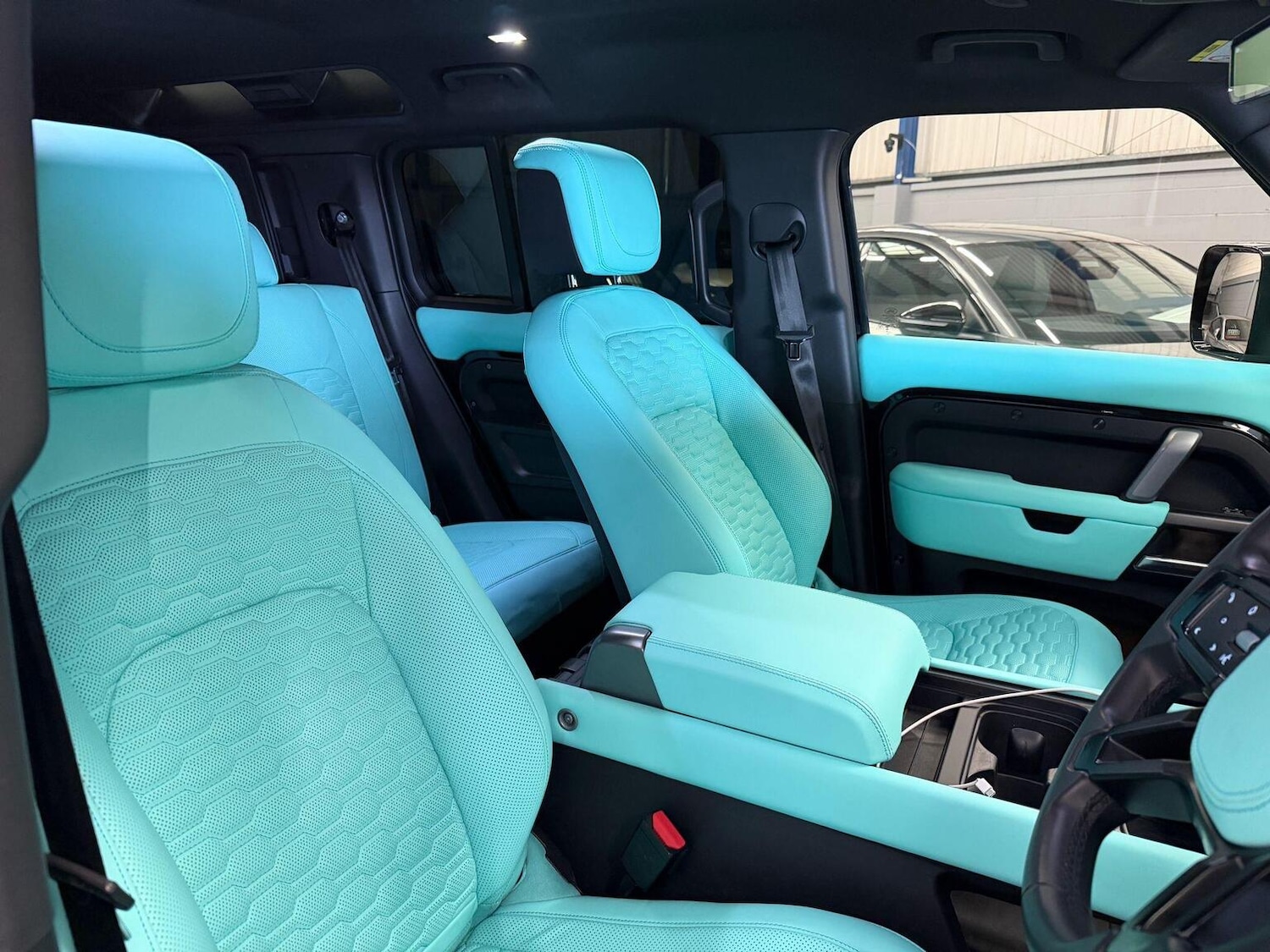 Used Land Rover Defender 110 2024 for sale - 78004505: Photo 2