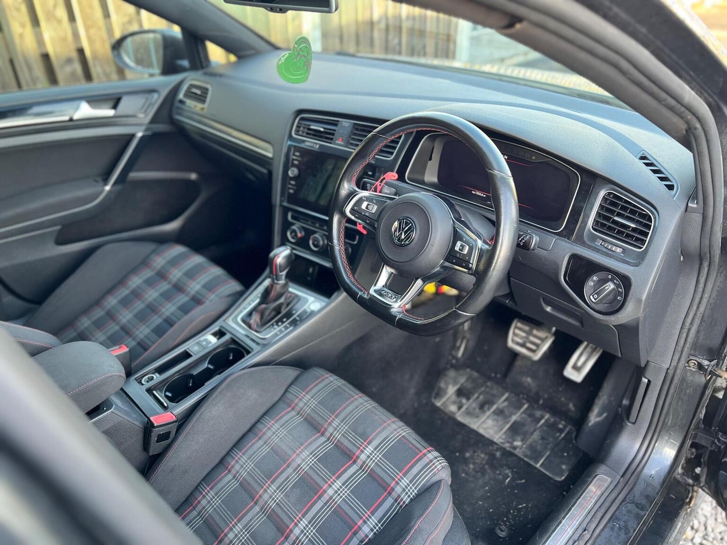 Used Volkswagen Golf 2016 for sale - 77303806: Photo 9