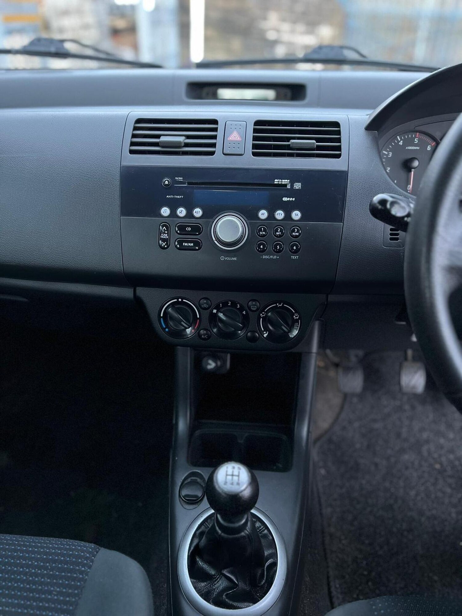 Used Suzuki Swift 2009 for sale - 77303805: Photo 7