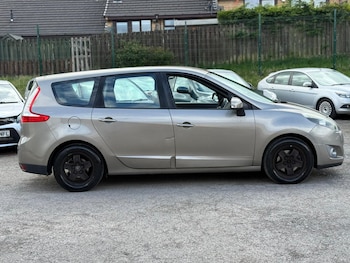 Used Renault Grand Scenic 2011 for sale - 78300474: Photo