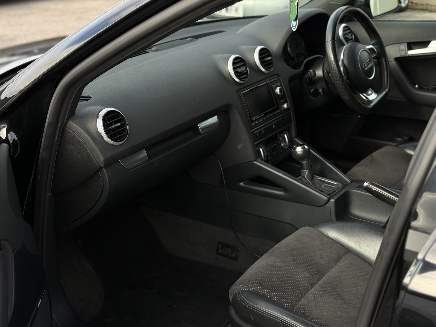 Used Audi A3 2011 for sale - 78038928: Photo 19