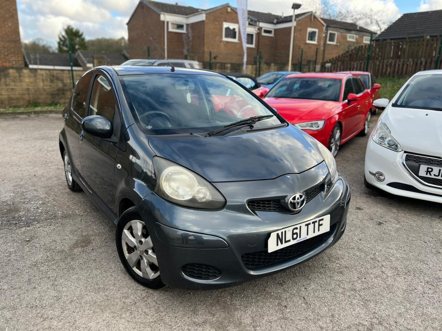 Used Toyota AYGO 2011 for sale - 78149694: Photo 1