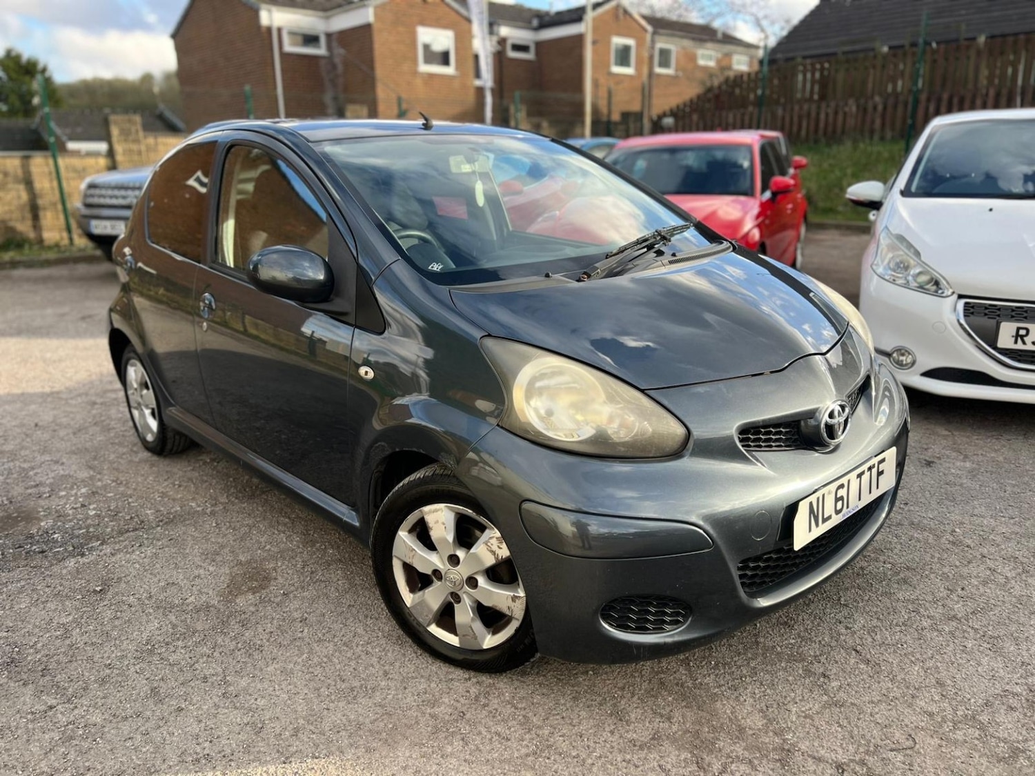 Used Toyota AYGO 2011 for sale - 78149694: Photo 2