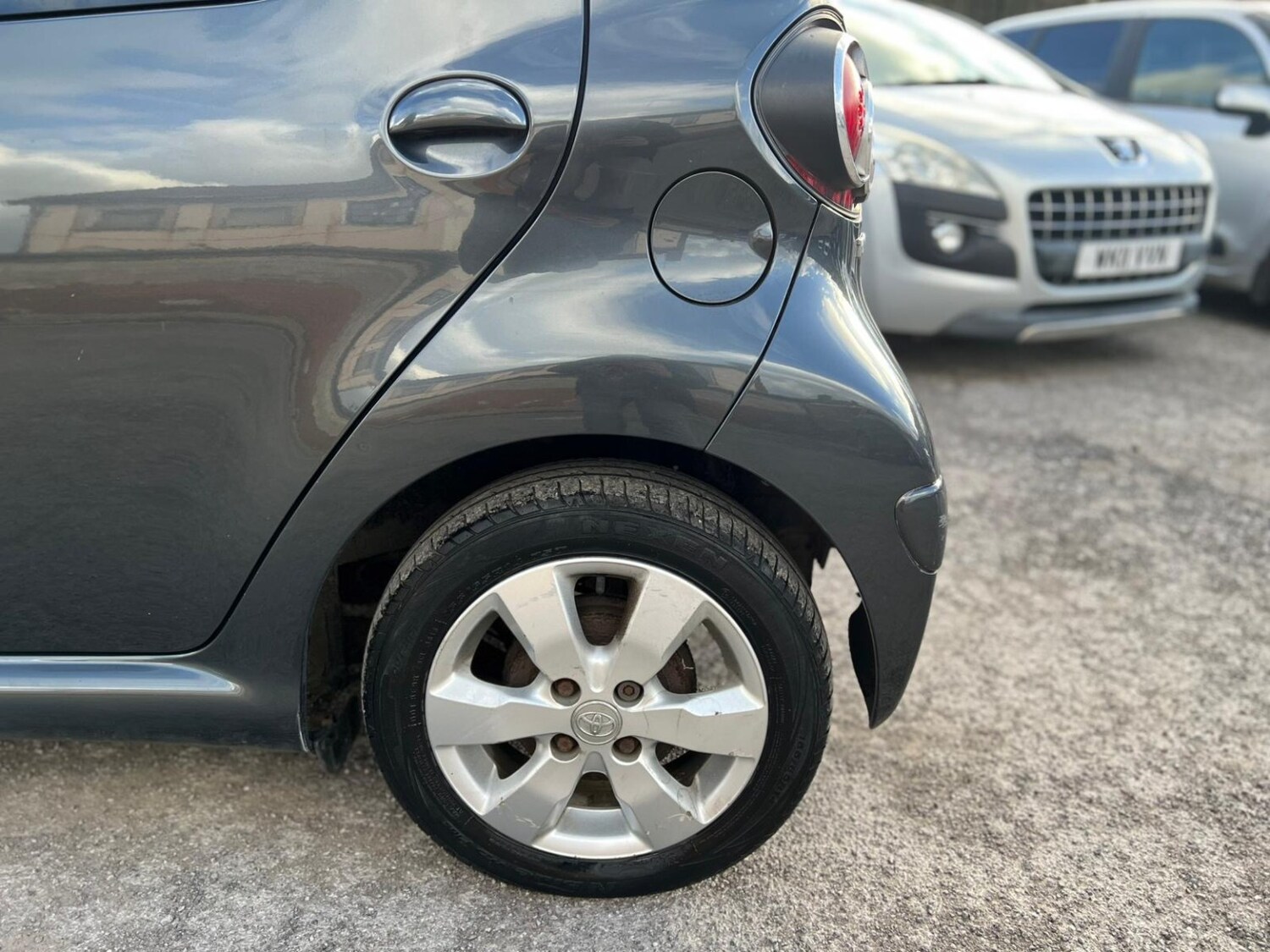 Used Toyota AYGO 2011 for sale - 78149694: Photo 8