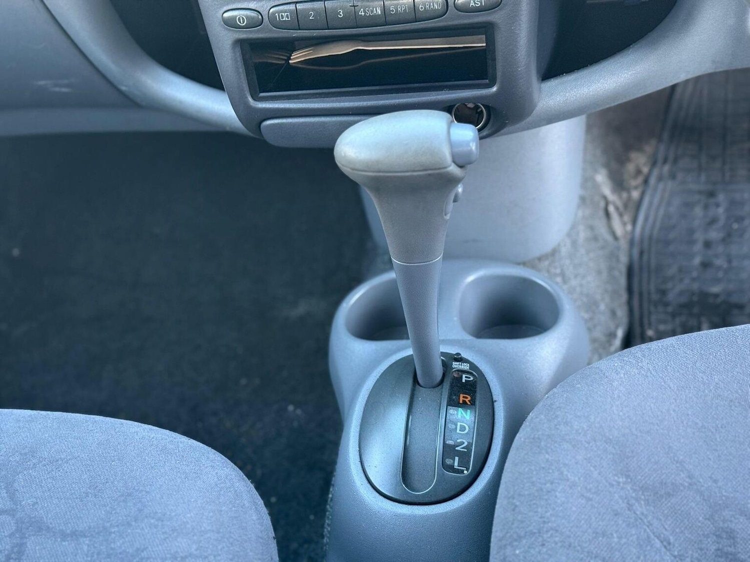 Used Toyota Yaris 2002 for sale - 77303622: Photo 10