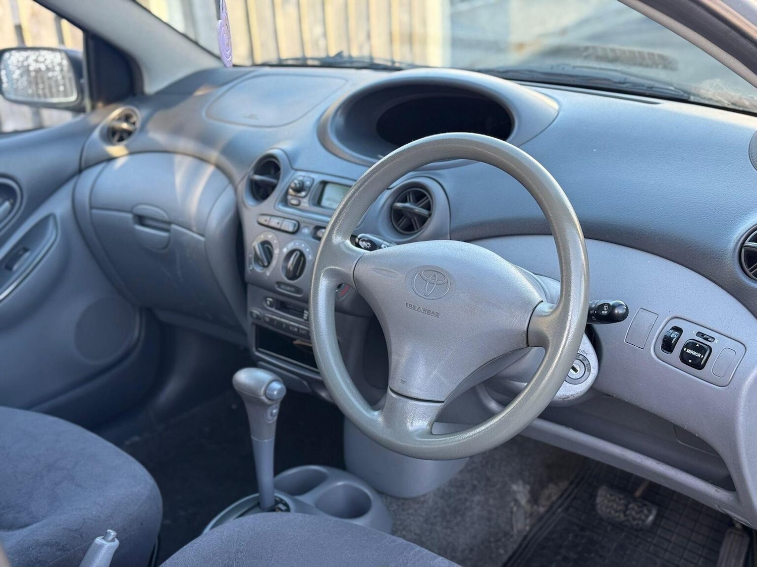 Used Toyota Yaris 2002 for sale - 77303622: Photo 11