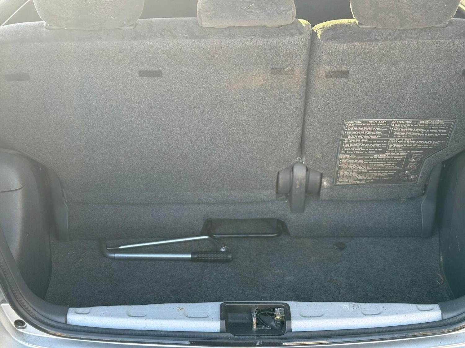 Used Toyota Yaris 2002 for sale - 77303622: Photo 25