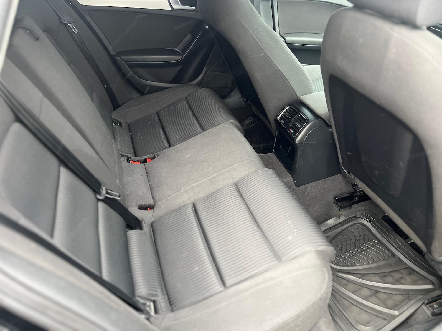 Used Audi A4 2010 for sale - 77689509: Photo 11