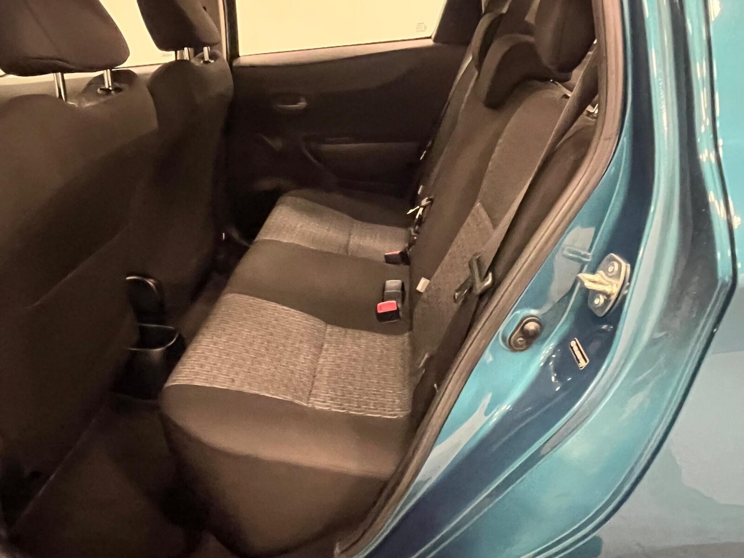 Used Toyota Yaris 2013 for sale - 77449628: Photo 26