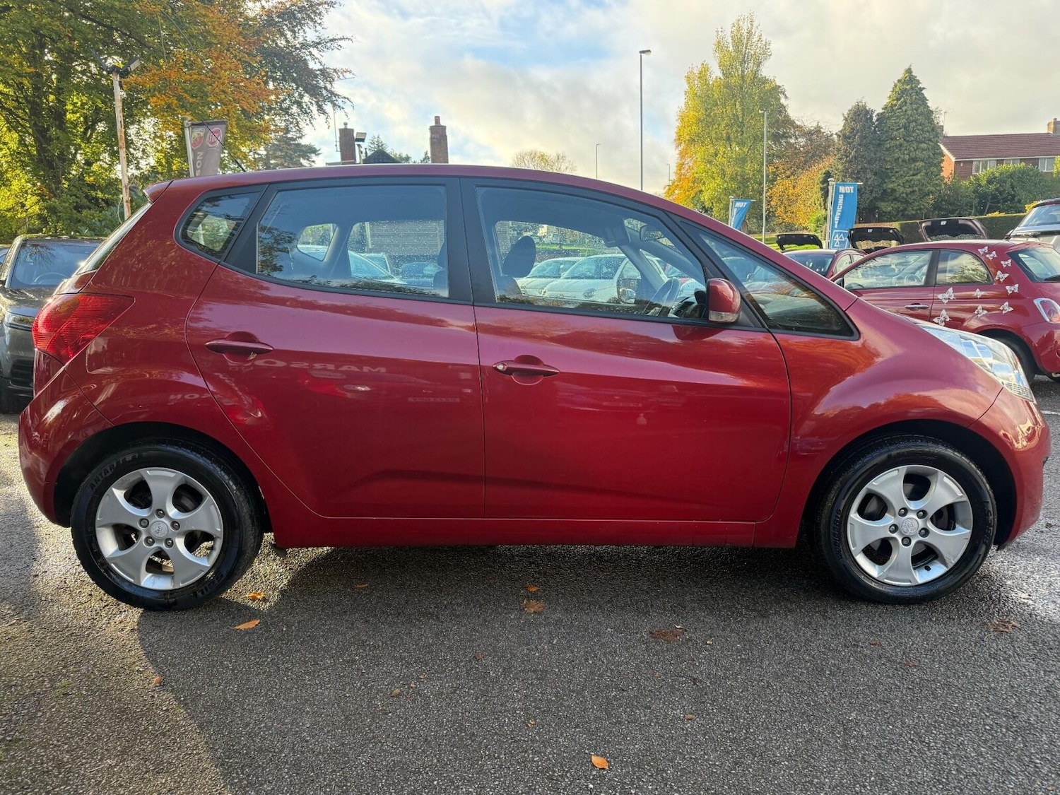 Used Kia Venga 2013 for sale - 76428241: Photo 2