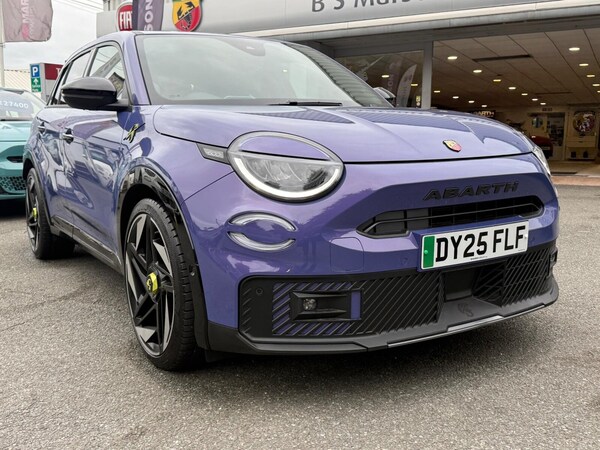 Used Abarth 600e 2025 for sale - 76196110: Photo 13