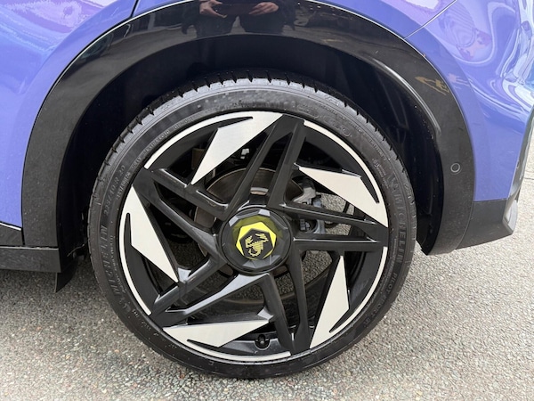 Used Abarth 600e 2025 for sale - 76196110: Photo 14