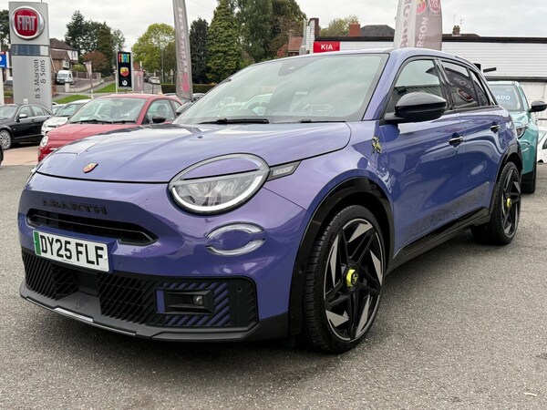 Used Abarth 600e 2025 for sale - 76196110: Photo 16
