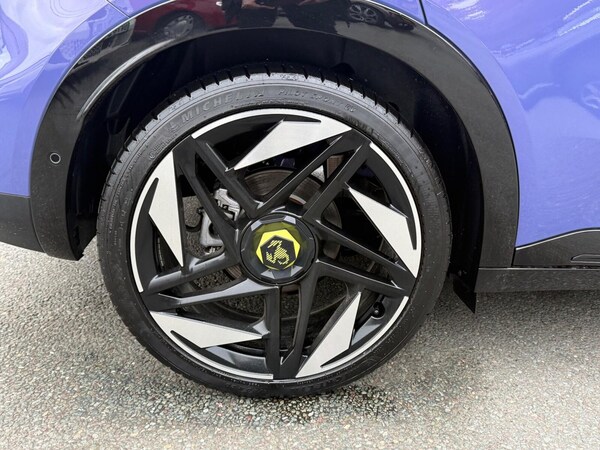 Used Abarth 600e 2025 for sale - 76196110: Photo 19