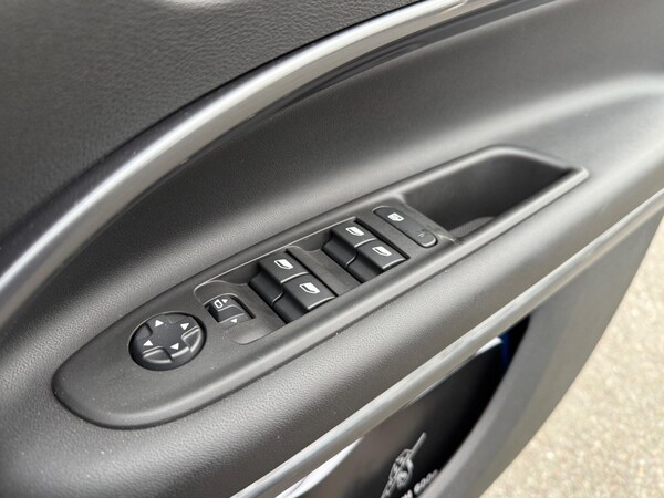 Used Abarth 600e 2025 for sale - 76196110: Photo 38