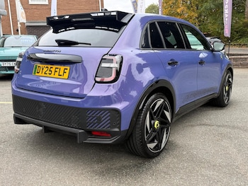 Used Abarth 600e 2025 for sale - 76196110: Photo 3