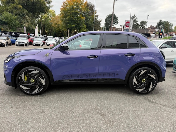 Used Abarth 600e 2025 for sale - 76196110: Photo 5