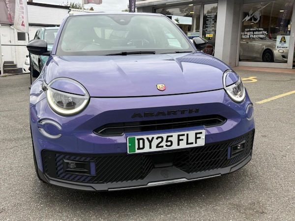 Used Abarth 600e 2025 for sale - 76196110: Photo 8