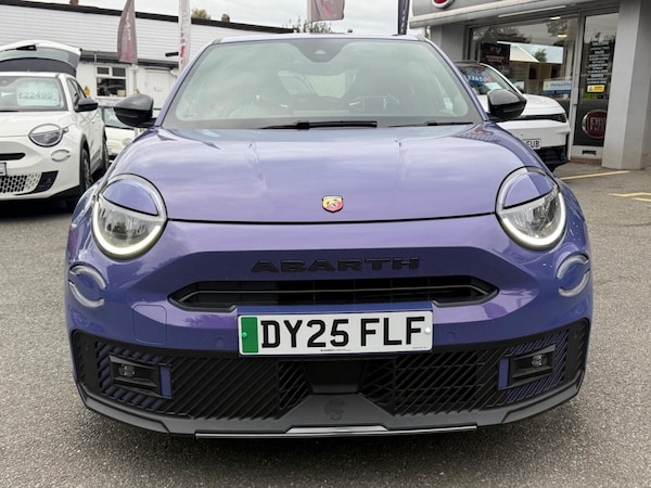 Used Abarth 600e 2025 for sale - 76196110: Photo 9