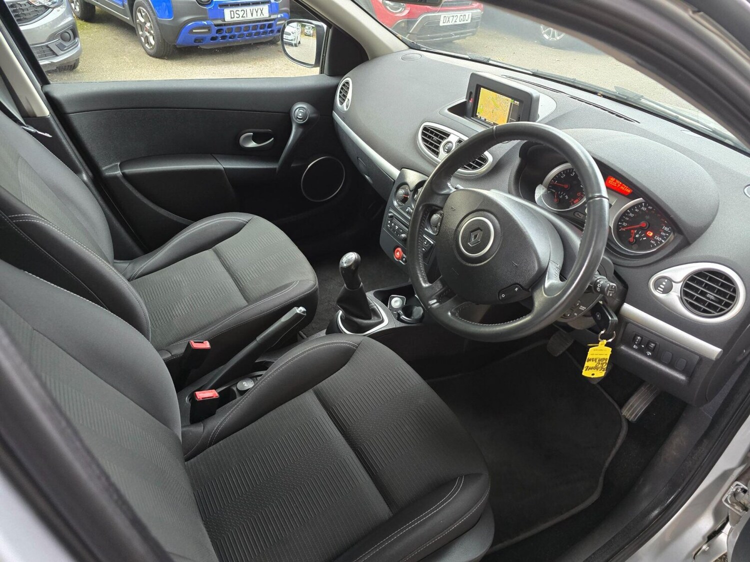 Used Renault Clio 2011 for sale - 75894713: Photo 19