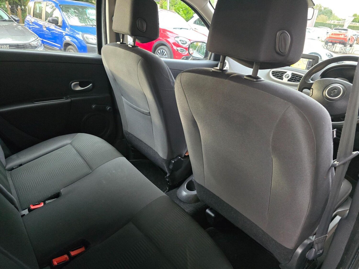 Used Renault Clio 2011 for sale - 75894713: Photo 27