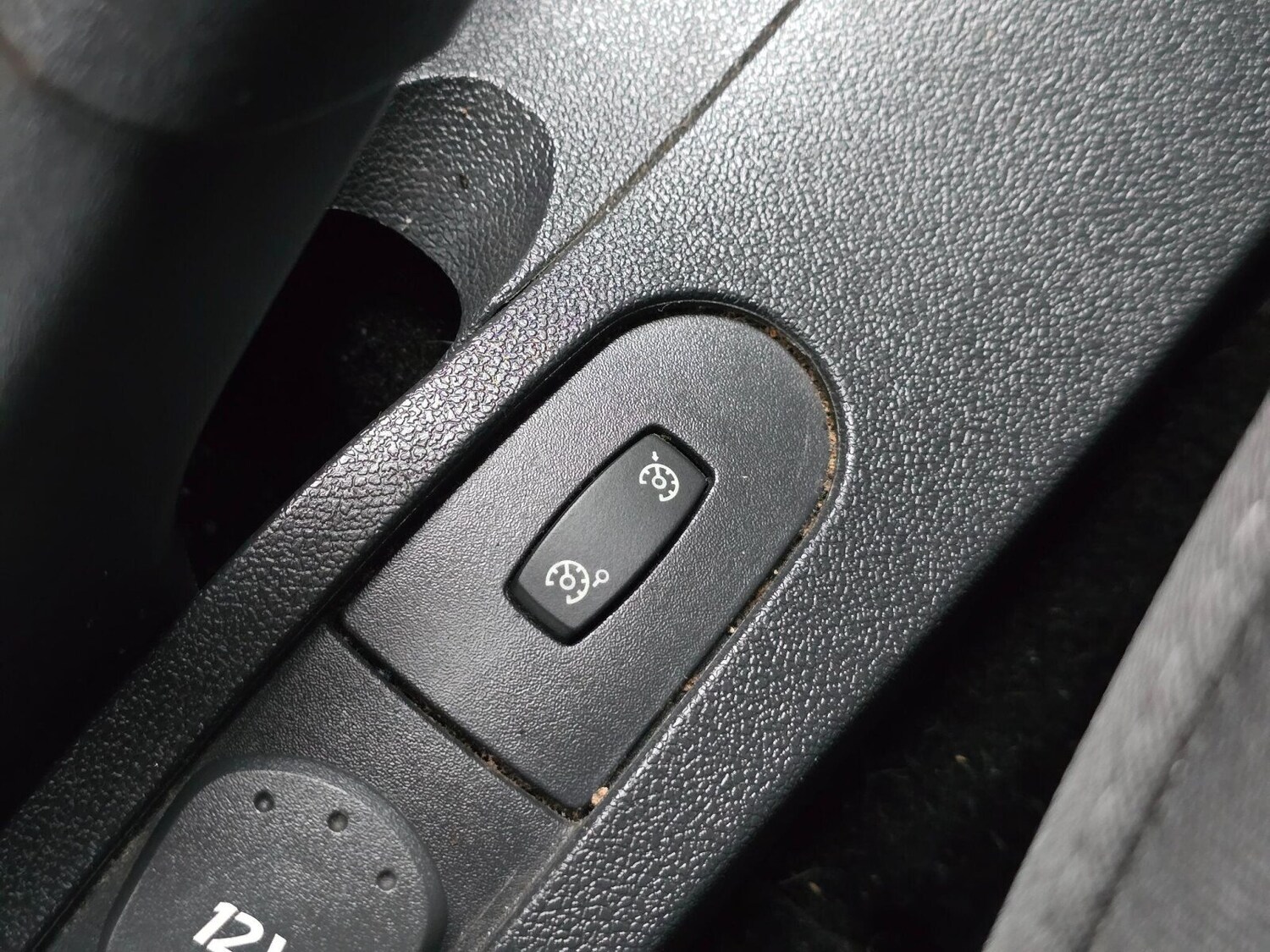 Used Renault Clio 2011 for sale - 75894713: Photo 28