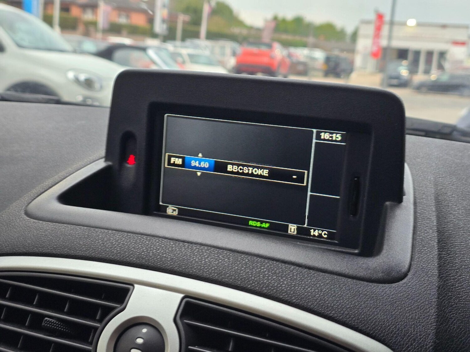 Used Renault Clio 2011 for sale - 75894713: Photo 39