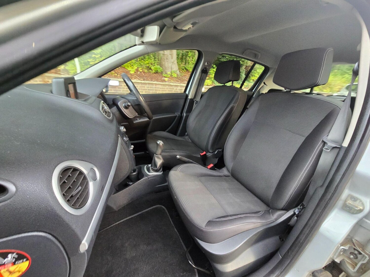 Used Renault Clio 2011 for sale - 75894713: Photo 45