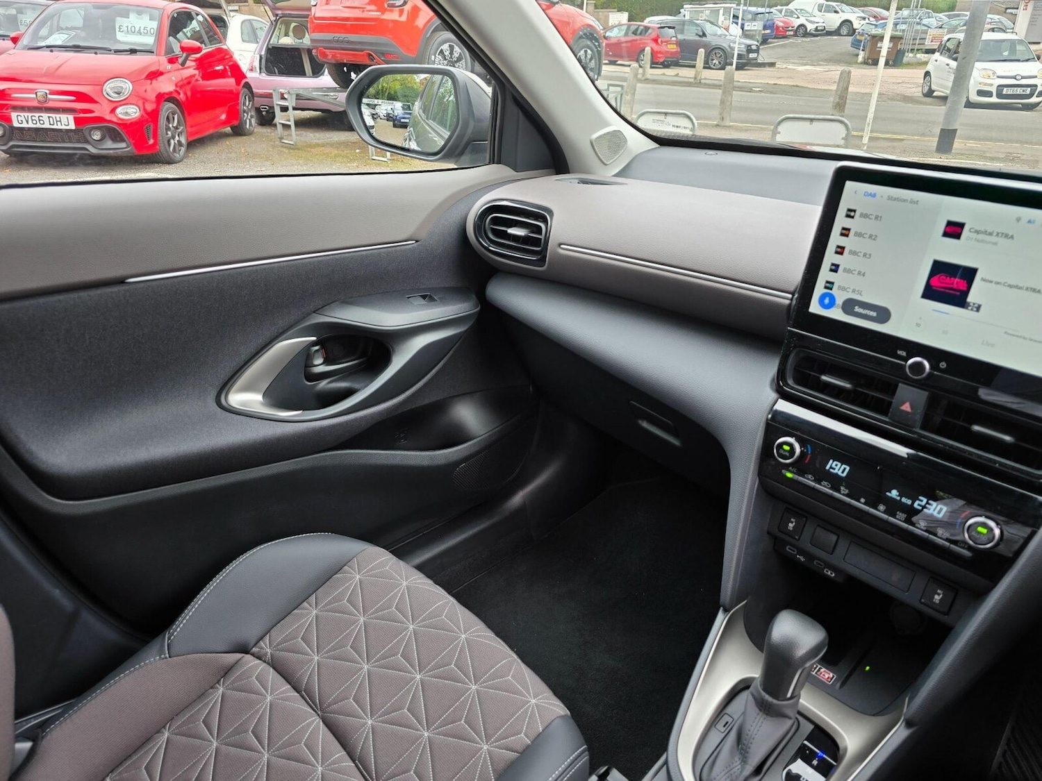Used Toyota Yaris Cross 2024 for sale - 76130492: Photo 13