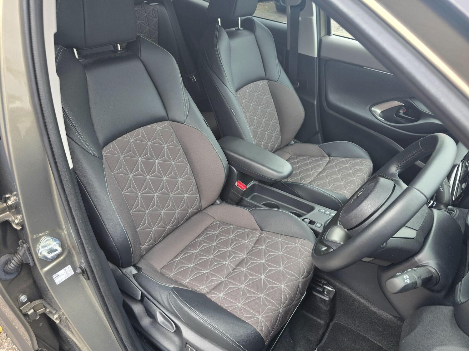 Used Toyota Yaris Cross 2024 for sale - 76130492: Photo 16