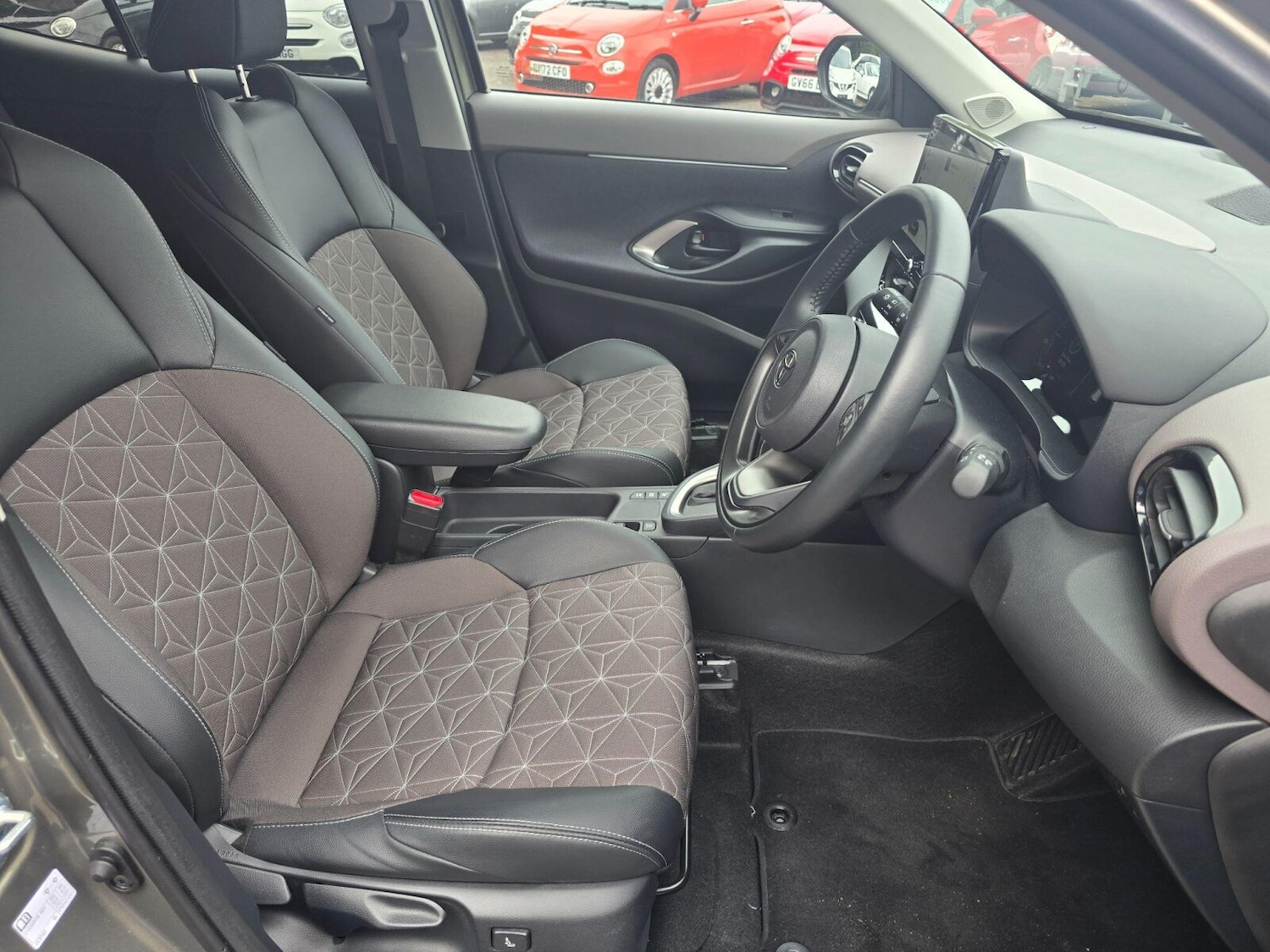 Used Toyota Yaris Cross 2024 for sale - 76130492: Photo 18