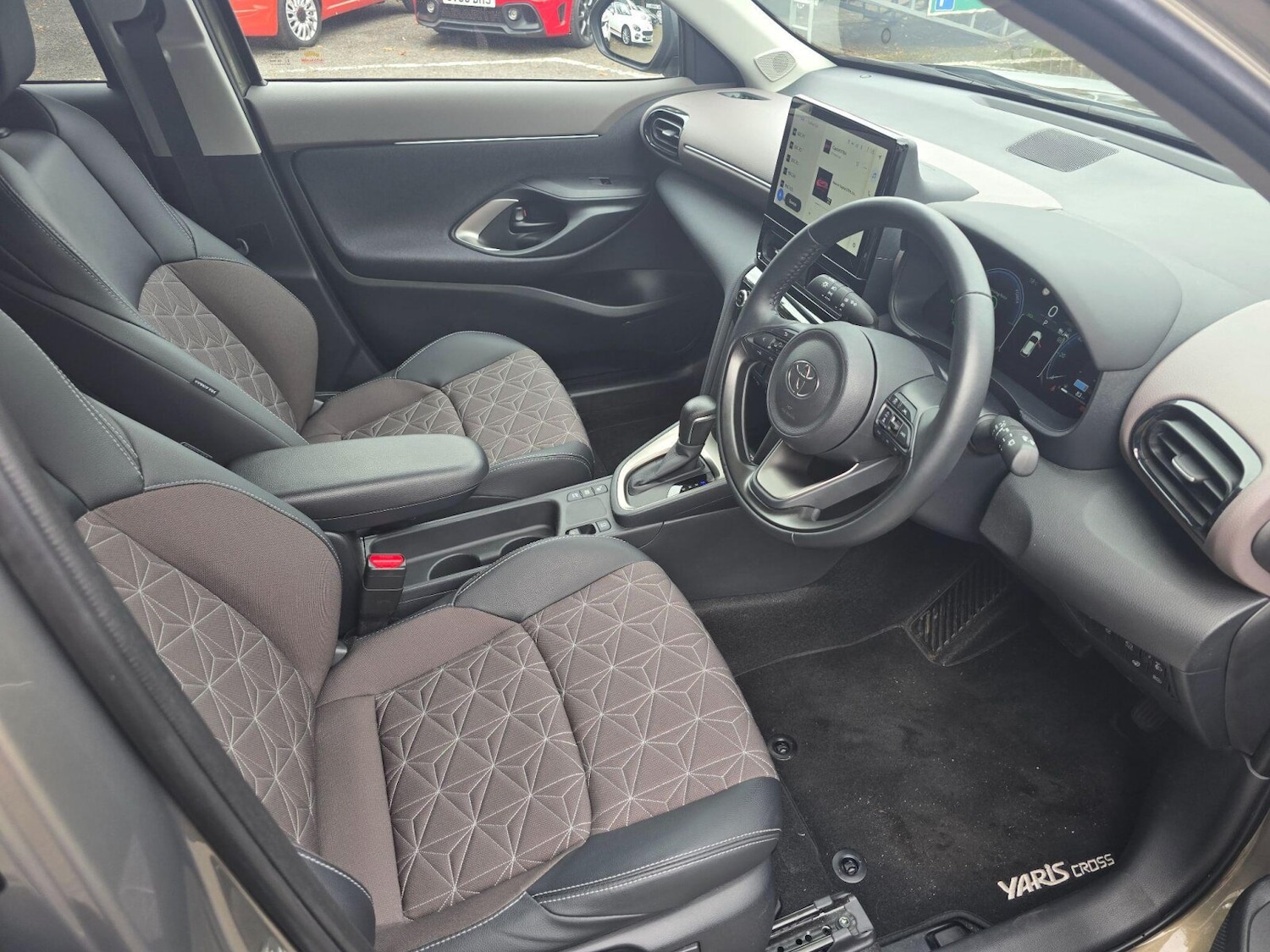 Used Toyota Yaris Cross 2024 for sale - 76130492: Photo 19